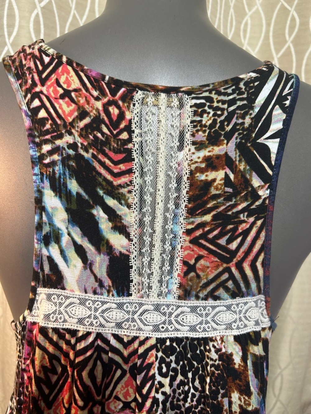 Cupio Black Multicolor Lace-Trim Sleeveless Top - Picture 7 of 9